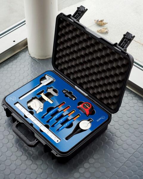 FOD-forebygging med to-farget skuminnlegg for inspeksjonsverktøy